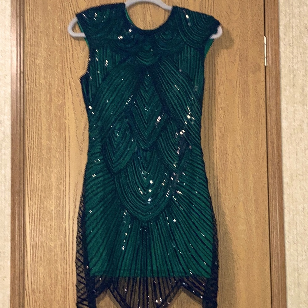 Formal dress Size: Junior’s small Color: black and green